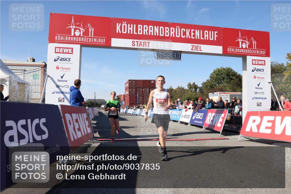 03.10.2025 - Köhlbrandbrückenlauf Lena Gebhardt http://msf.ph/oto/9037835 03.10.2025 12:52:38 Ziel 4013, 4019, 6087, 6625 meine-sportfotos.de