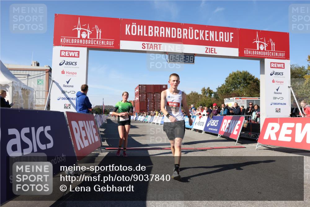 03.10.2025 - Köhlbrandbrückenlauf Lena Gebhardt http://msf.ph/oto/9037840 03.10.2025 12:52:38 Ziel 4013, 4019, 6087, 6625 meine-sportfotos.de