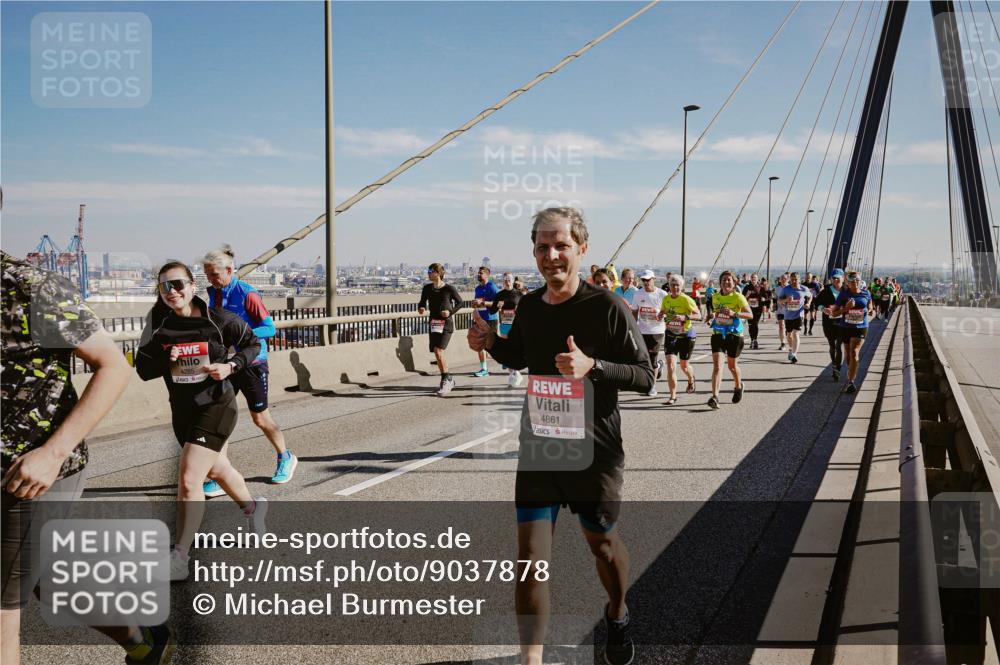 03.10.2025 - Köhlbrandbrückenlauf Michael Burmester http://msf.ph/oto/9037878 03.10.2025 12:30:40 Position 1 4285, 4861 meine-sportfotos.de