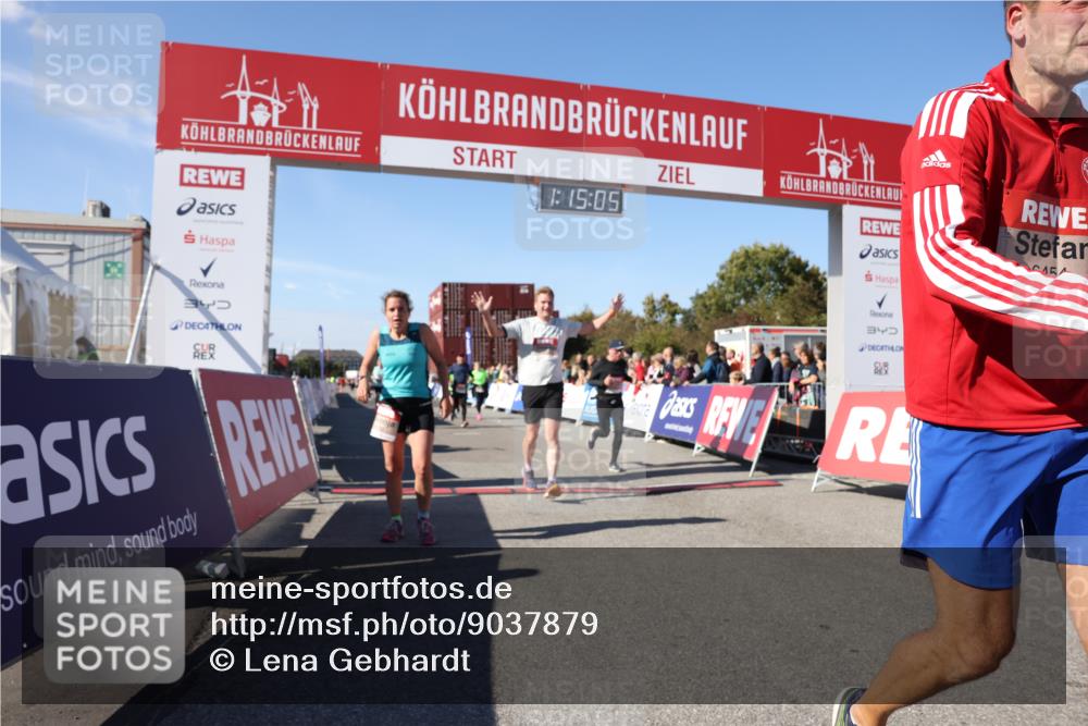 03.10.2025 - Köhlbrandbrückenlauf Lena Gebhardt http://msf.ph/oto/9037879 03.10.2025 13:15:06 Ziel 4090, 4232, 4244, 4282, 4784, 5173, 5186, 5737, 6017, 6128, 6129, 6189, 6249, 6252, 6370, 6454, 6591, 6810, 6815 meine-sportfotos.de