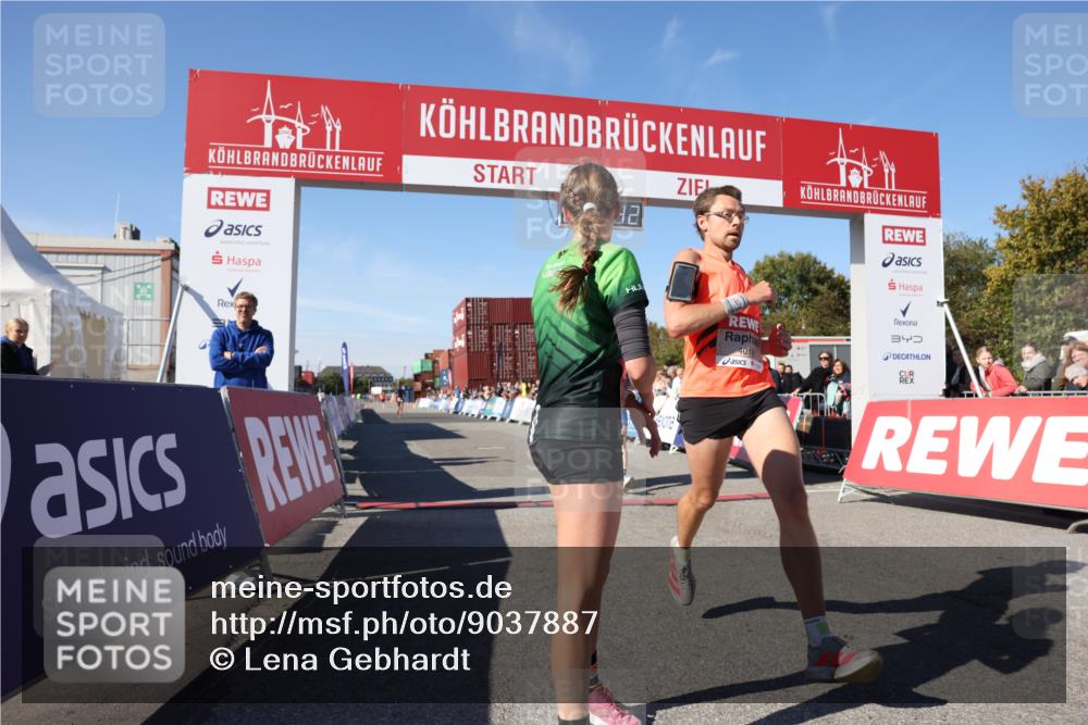 03.10.2025 - Köhlbrandbrückenlauf Lena Gebhardt http://msf.ph/oto/9037887 03.10.2025 12:52:42 Ziel 4013, 4019, 6087, 6625 meine-sportfotos.de
