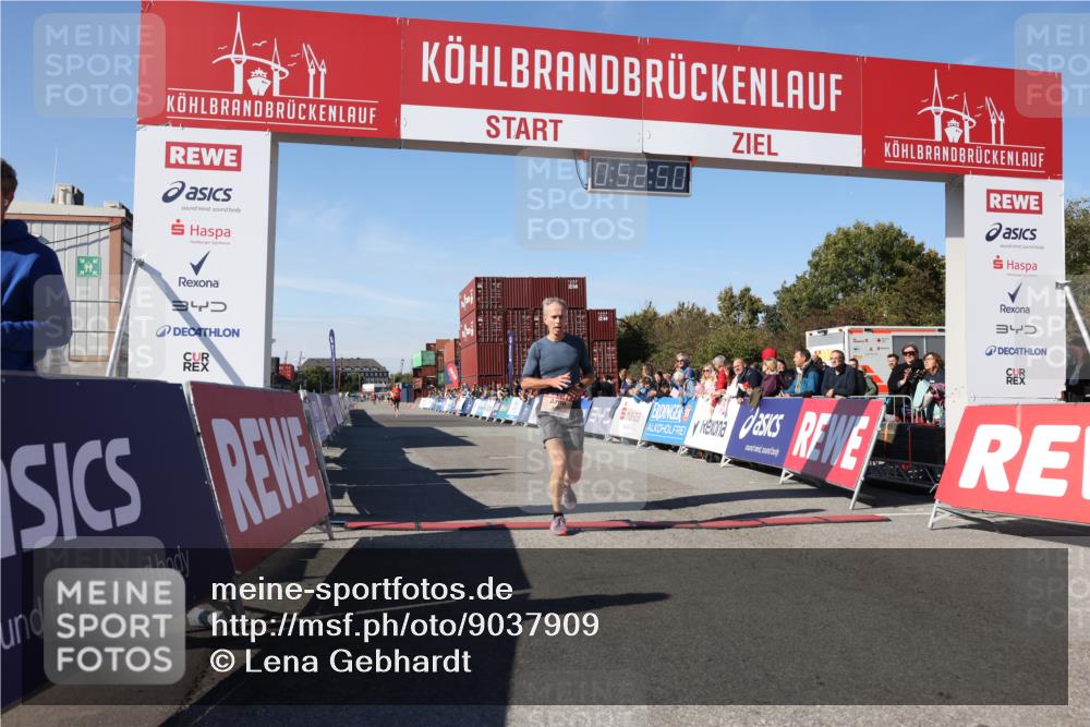 03.10.2025 - Köhlbrandbrückenlauf Lena Gebhardt http://msf.ph/oto/9037909 03.10.2025 12:52:51 Ziel 4013, 4034 meine-sportfotos.de