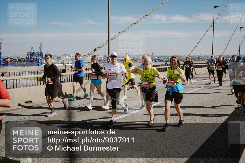 03.10.2025 - Köhlbrandbrückenlauf Michael Burmester http://msf.ph/oto/9037911 03.10.2025 12:30:42 Position 1 6790 meine-sportfotos.de