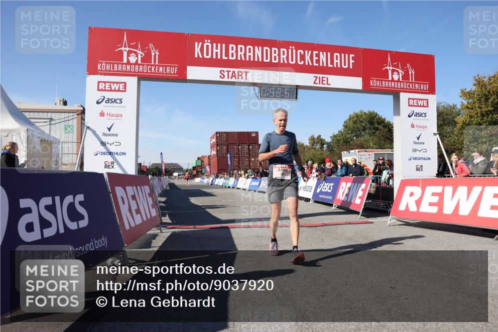 03.10.2025 - Köhlbrandbrückenlauf Lena Gebhardt http://msf.ph/oto/9037920 03.10.2025 12:52:52 Ziel 4013, 4034 meine-sportfotos.de