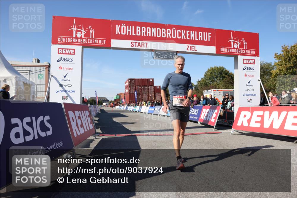 03.10.2025 - Köhlbrandbrückenlauf Lena Gebhardt http://msf.ph/oto/9037924 03.10.2025 12:52:52 Ziel 4013, 4034 meine-sportfotos.de