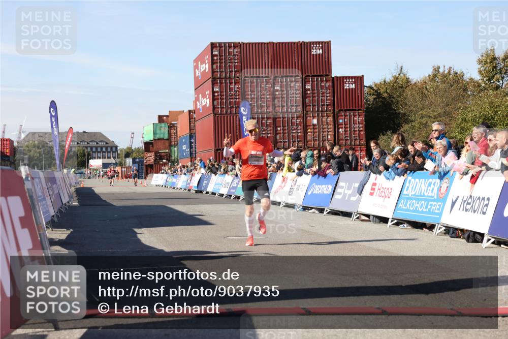 03.10.2025 - Köhlbrandbrückenlauf Lena Gebhardt http://msf.ph/oto/9037935 03.10.2025 12:52:59 Ziel 4034, 4040 meine-sportfotos.de