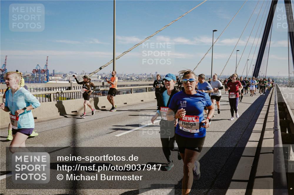 03.10.2025 - Köhlbrandbrückenlauf Michael Burmester http://msf.ph/oto/9037947 03.10.2025 12:30:44 Position 1 4784, 6267 meine-sportfotos.de