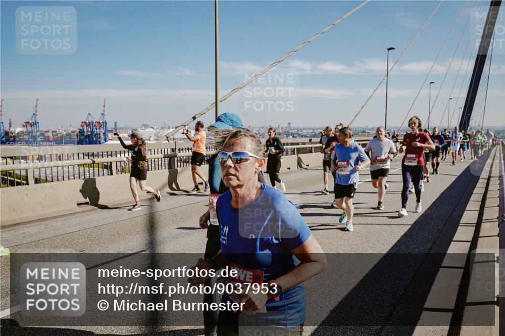 03.10.2025 - Köhlbrandbrückenlauf Michael Burmester http://msf.ph/oto/9037953 03.10.2025 12:30:44 Position 1 14144, 47 meine-sportfotos.de