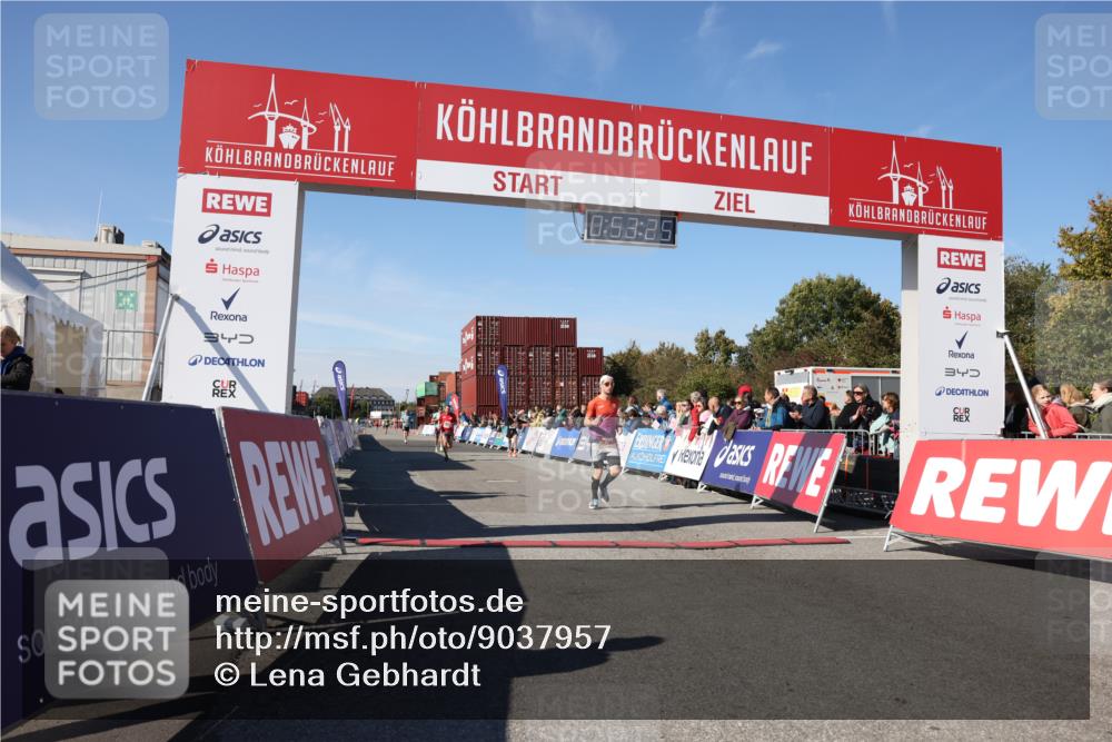 03.10.2025 - Köhlbrandbrückenlauf Lena Gebhardt http://msf.ph/oto/9037957 03.10.2025 12:53:25 Ziel 4029, 4142, 5786, 6241, 6656, 6804 meine-sportfotos.de