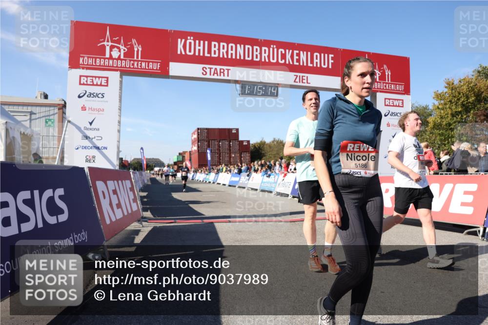 03.10.2025 - Köhlbrandbrückenlauf Lena Gebhardt http://msf.ph/oto/9037989 03.10.2025 13:15:14 Ziel 4090, 4244, 4610, 5186, 6189, 6249, 6252, 6370, 6591, 6773, 6790, 6810 meine-sportfotos.de