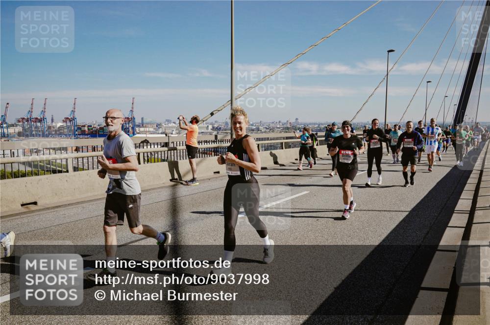 03.10.2025 - Köhlbrandbrückenlauf Michael Burmester http://msf.ph/oto/9037998 03.10.2025 12:30:47 Position 1 6712 meine-sportfotos.de