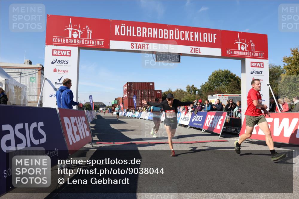 03.10.2025 - Köhlbrandbrückenlauf Lena Gebhardt http://msf.ph/oto/9038044 03.10.2025 12:53:30 Ziel 4029, 4155, 6241, 6656, 6804 meine-sportfotos.de