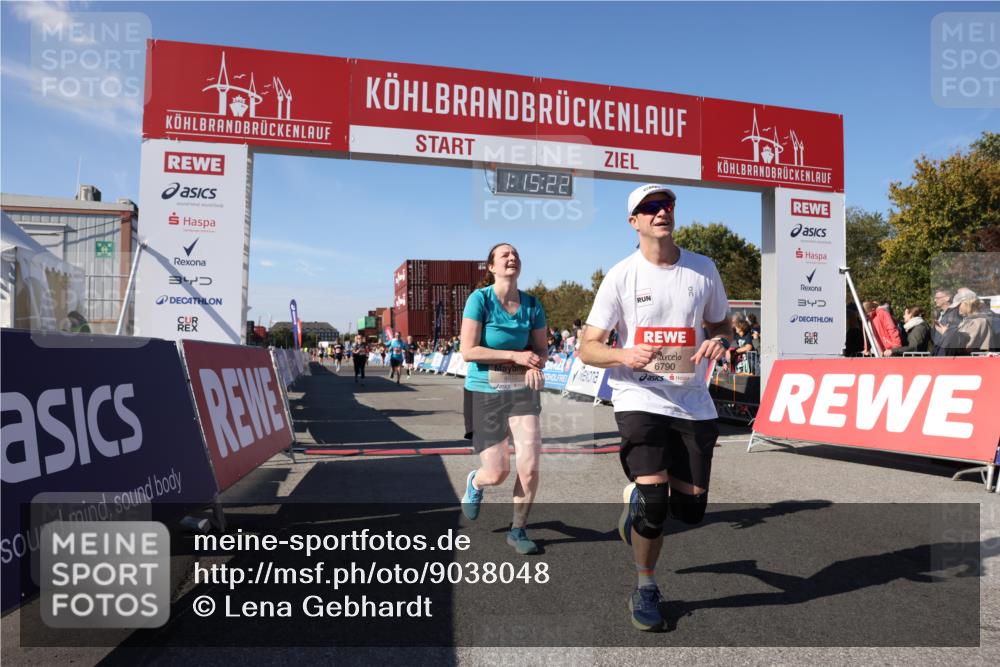 03.10.2025 - Köhlbrandbrückenlauf Lena Gebhardt http://msf.ph/oto/9038048 03.10.2025 13:15:23 Ziel 4031, 4610, 5309, 5771, 6535, 6772, 6773, 6790 meine-sportfotos.de