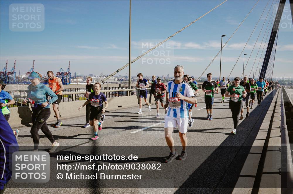03.10.2025 - Köhlbrandbrückenlauf Michael Burmester http://msf.ph/oto/9038082 03.10.2025 12:30:51 Position 1 5815 meine-sportfotos.de