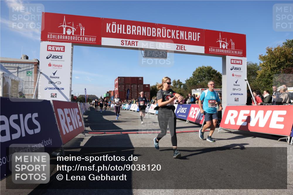 03.10.2025 - Köhlbrandbrückenlauf Lena Gebhardt http://msf.ph/oto/9038120 03.10.2025 13:15:27 Ziel 4031, 4267, 4610, 4871, 4958, 4962, 5309, 5771, 6019, 6535, 6772, 6773, 6790 meine-sportfotos.de
