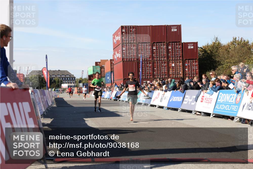03.10.2025 - Köhlbrandbrückenlauf Lena Gebhardt http://msf.ph/oto/9038168 03.10.2025 12:53:39 Ziel 4043, 4155, 6241, 6624, 6804 meine-sportfotos.de