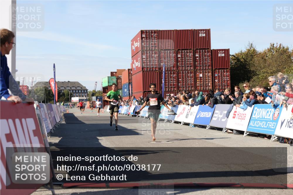 03.10.2025 - Köhlbrandbrückenlauf Lena Gebhardt http://msf.ph/oto/9038177 03.10.2025 12:53:39 Ziel 4043, 4155, 6241, 6624, 6804 meine-sportfotos.de