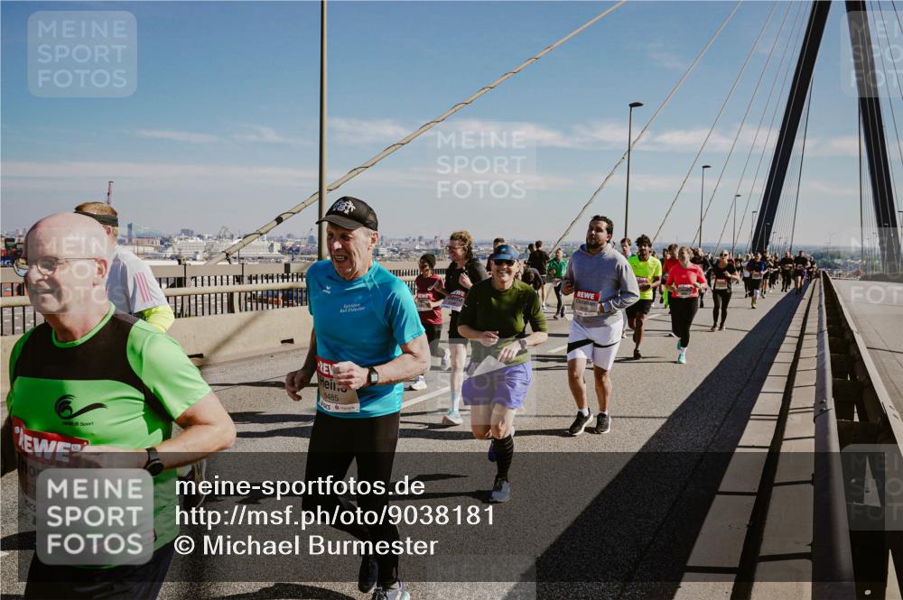 03.10.2025 - Köhlbrandbrückenlauf Michael Burmester http://msf.ph/oto/9038181 03.10.2025 12:30:56 Position 1 5708, 6485 meine-sportfotos.de