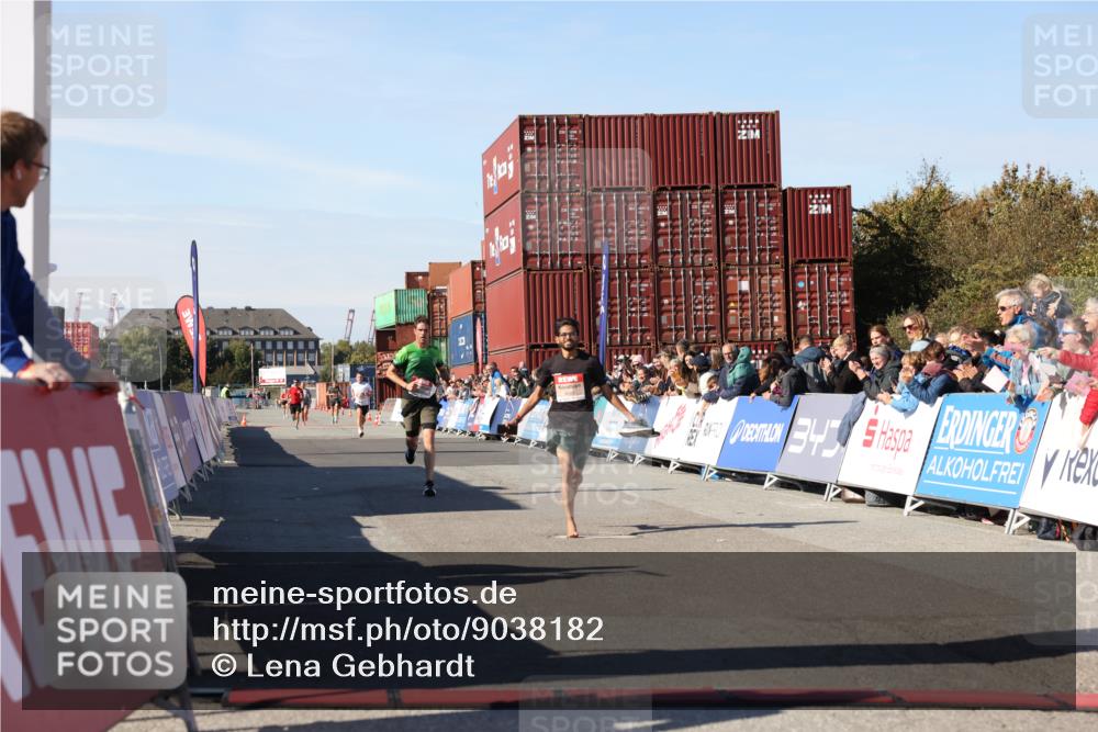 03.10.2025 - Köhlbrandbrückenlauf Lena Gebhardt http://msf.ph/oto/9038182 03.10.2025 12:53:39 Ziel 4043, 4155, 6241, 6624, 6804 meine-sportfotos.de