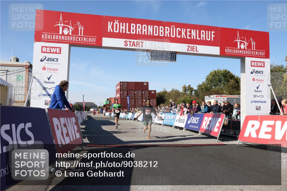 03.10.2025 - Köhlbrandbrückenlauf Lena Gebhardt http://msf.ph/oto/9038212 03.10.2025 12:53:41 Ziel 4043, 4155, 6085, 6624 meine-sportfotos.de