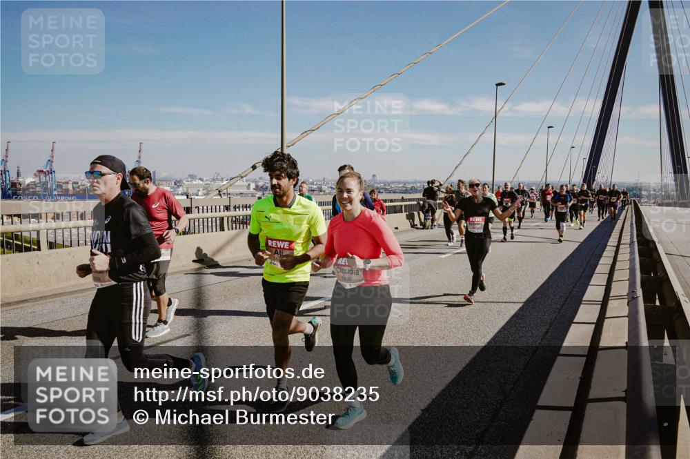 03.10.2025 - Köhlbrandbrückenlauf Michael Burmester http://msf.ph/oto/9038235 03.10.2025 12:30:59 Position 1 5866 meine-sportfotos.de