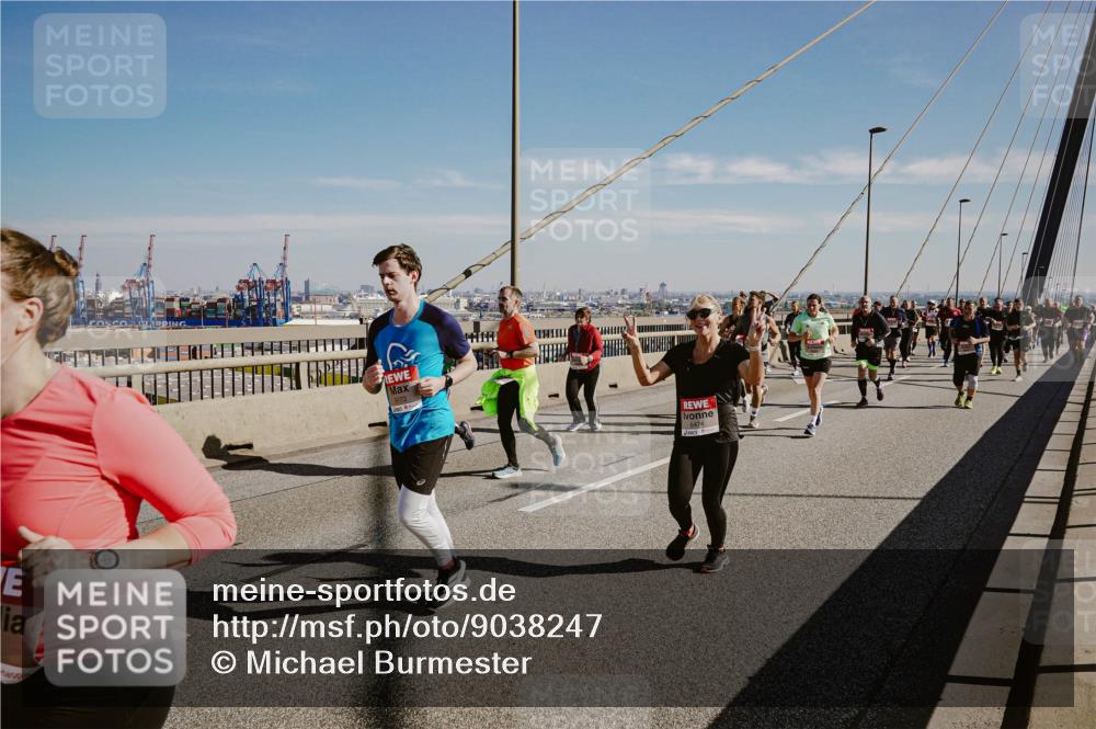 03.10.2025 - Köhlbrandbrückenlauf Michael Burmester http://msf.ph/oto/9038247 03.10.2025 12:31:00 Position 1 5173, 6474 meine-sportfotos.de