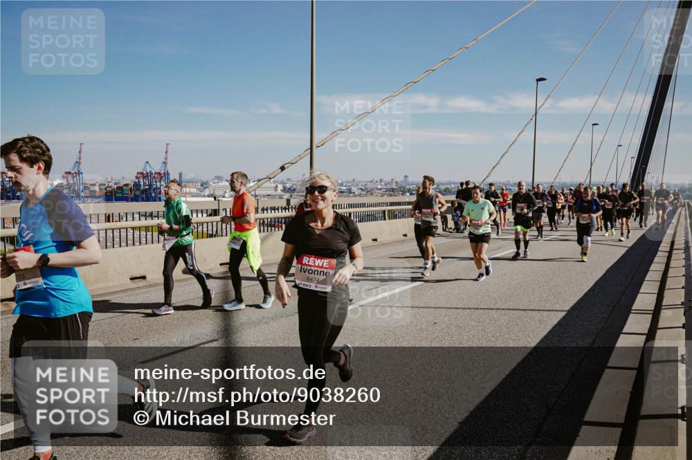 03.10.2025 - Köhlbrandbrückenlauf Michael Burmester http://msf.ph/oto/9038260 03.10.2025 12:31:00 Position 1 6474 meine-sportfotos.de