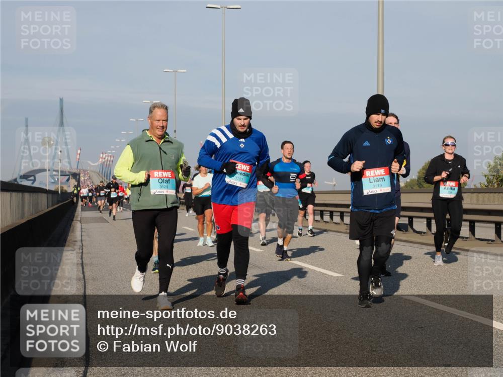 03.10.2025 - Köhlbrandbrückenlauf Fabian Wolf http://msf.ph/oto/9038263 03.10.2025 09:52:40 Position 3 3120, 3121, 3119 meine-sportfotos.de