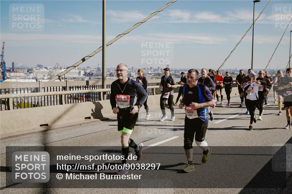 03.10.2025 - Köhlbrandbrückenlauf Michael Burmester http://msf.ph/oto/9038297 03.10.2025 12:31:03 Position 1 4587 meine-sportfotos.de