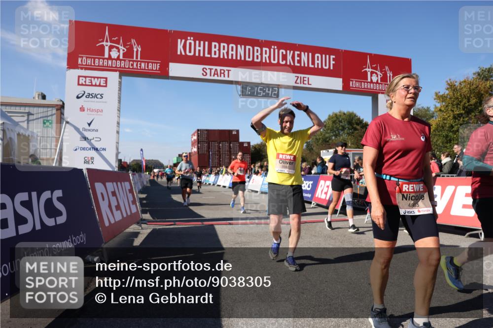 03.10.2025 - Köhlbrandbrückenlauf Lena Gebhardt http://msf.ph/oto/9038305 03.10.2025 13:15:42 Ziel 4210, 4399, 4421, 4577, 4604, 4678, 4704, 4797, 4803, 4871, 4885, 4958, 5768, 5800, 5801, 5942, 6112, 6536 meine-sportfotos.de