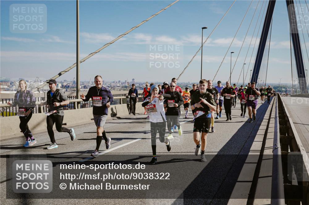 03.10.2025 - Köhlbrandbrückenlauf Michael Burmester http://msf.ph/oto/9038322 03.10.2025 12:31:05 Position 1 5148 meine-sportfotos.de