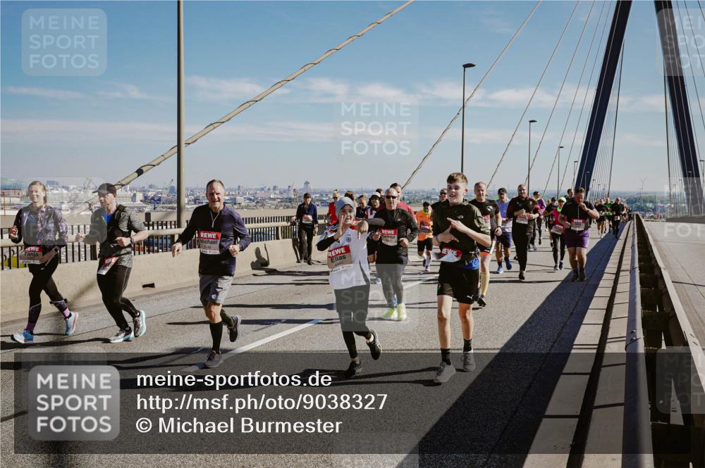 03.10.2025 - Köhlbrandbrückenlauf Michael Burmester http://msf.ph/oto/9038327 03.10.2025 12:31:05 Position 1  meine-sportfotos.de