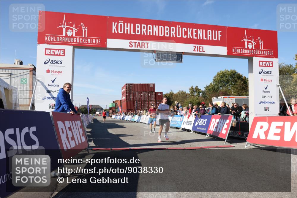 03.10.2025 - Köhlbrandbrückenlauf Lena Gebhardt http://msf.ph/oto/9038330 03.10.2025 12:53:48 Ziel 4043, 4088, 6085, 6422, 6624 meine-sportfotos.de