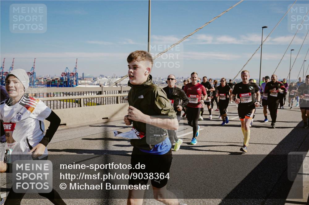 03.10.2025 - Köhlbrandbrückenlauf Michael Burmester http://msf.ph/oto/9038364 03.10.2025 12:31:06 Position 1 153, 2, 6435 meine-sportfotos.de