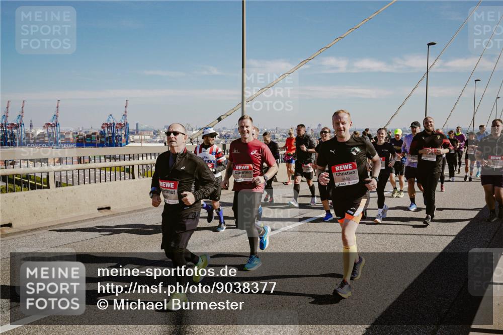 03.10.2025 - Köhlbrandbrückenlauf Michael Burmester http://msf.ph/oto/9038377 03.10.2025 12:31:07 Position 1 261, 6435 meine-sportfotos.de