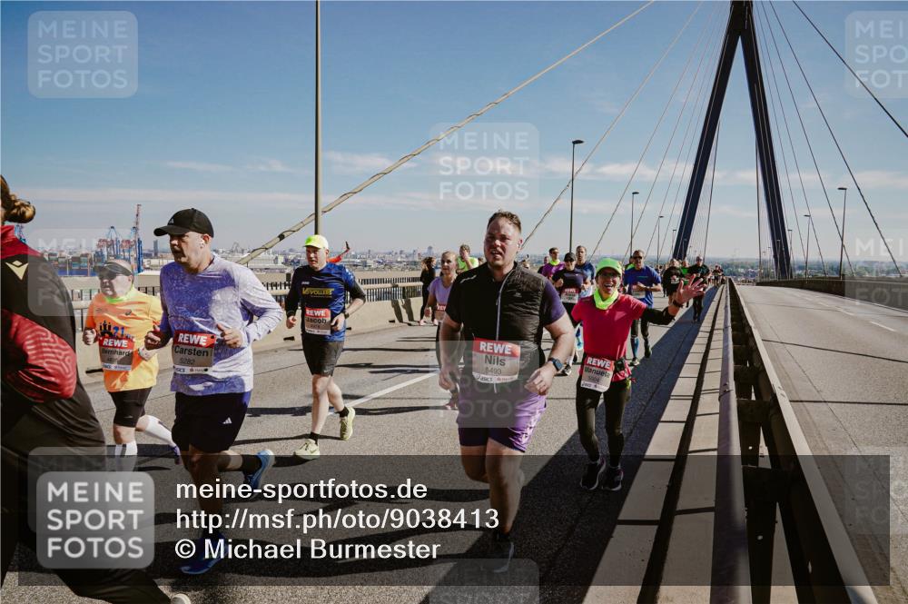 03.10.2025 - Köhlbrandbrückenlauf Michael Burmester http://msf.ph/oto/9038413 03.10.2025 12:31:10 Position 1 5282, 5493 meine-sportfotos.de