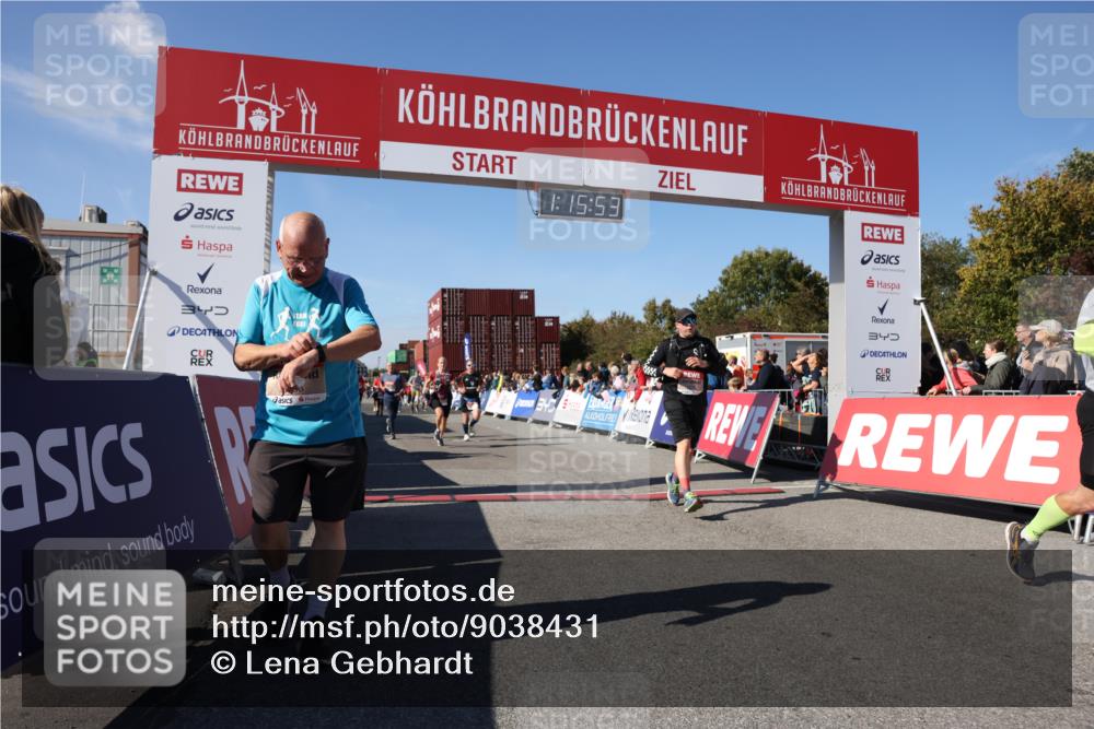03.10.2025 - Köhlbrandbrückenlauf Lena Gebhardt http://msf.ph/oto/9038431 03.10.2025 13:15:54 Ziel 4374, 4548, 4677, 4805, 4833, 4885, 5022, 5023, 5217, 5800, 5801, 5867, 5868, 5879, 6270, 6271, 6301, 6445, 6507, 6536 meine-sportfotos.de