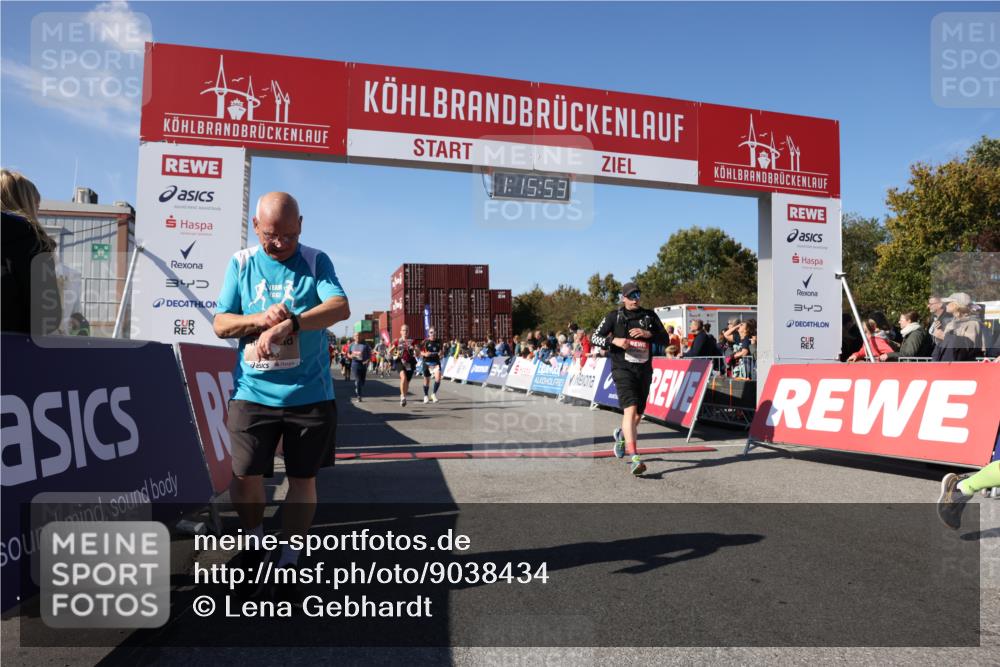 03.10.2025 - Köhlbrandbrückenlauf Lena Gebhardt http://msf.ph/oto/9038434 03.10.2025 13:15:54 Ziel 4374, 4548, 4677, 4805, 4833, 4885, 5022, 5023, 5217, 5800, 5801, 5867, 5868, 5879, 6270, 6271, 6301, 6445, 6507, 6536 meine-sportfotos.de