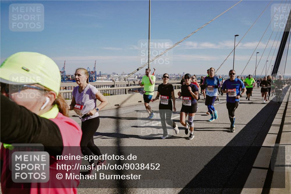 03.10.2025 - Köhlbrandbrückenlauf Michael Burmester http://msf.ph/oto/9038452 03.10.2025 12:31:11 Position 1  meine-sportfotos.de