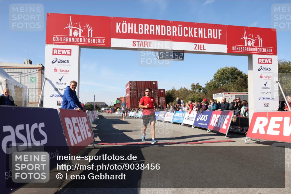 03.10.2025 - Köhlbrandbrückenlauf Lena Gebhardt http://msf.ph/oto/9038456 03.10.2025 12:53:53 Ziel 4088, 6002, 6085, 6422, 6817 meine-sportfotos.de