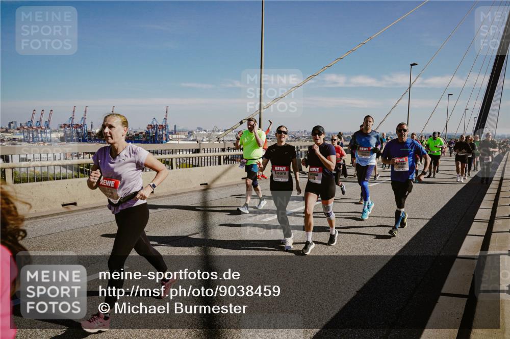 03.10.2025 - Köhlbrandbrückenlauf Michael Burmester http://msf.ph/oto/9038459 03.10.2025 12:31:11 Position 1 5771 meine-sportfotos.de