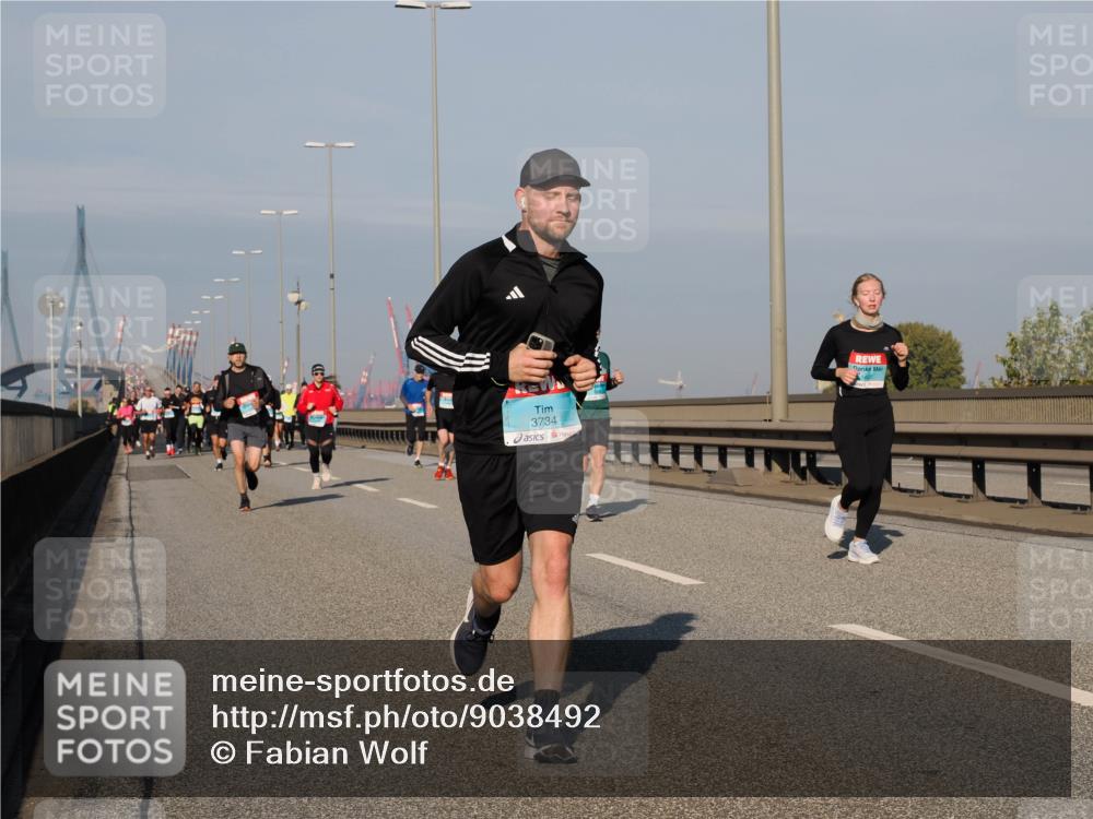 03.10.2025 - Köhlbrandbrückenlauf Fabian Wolf http://msf.ph/oto/9038492 03.10.2025 09:52:51 Position 3 3734, 1407 meine-sportfotos.de