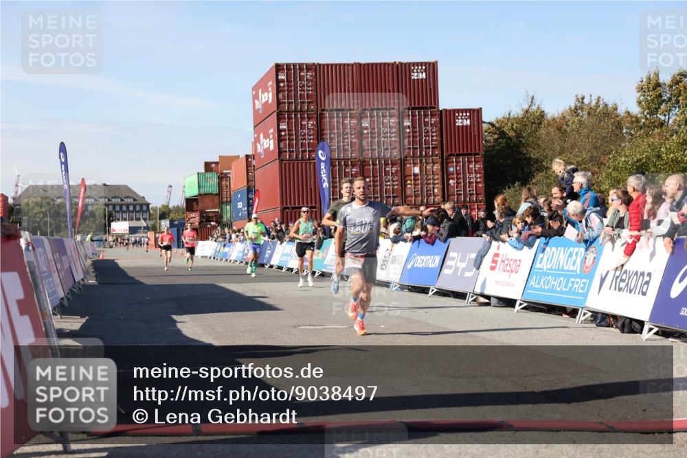 03.10.2025 - Köhlbrandbrückenlauf Lena Gebhardt http://msf.ph/oto/9038497 03.10.2025 12:53:56 Ziel 4030, 4088, 5947, 6002, 6085, 6422, 6817 meine-sportfotos.de
