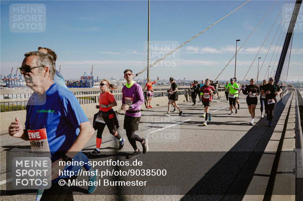 03.10.2025 - Köhlbrandbrückenlauf Michael Burmester http://msf.ph/oto/9038500 03.10.2025 12:31:13 Position 1 6262 meine-sportfotos.de