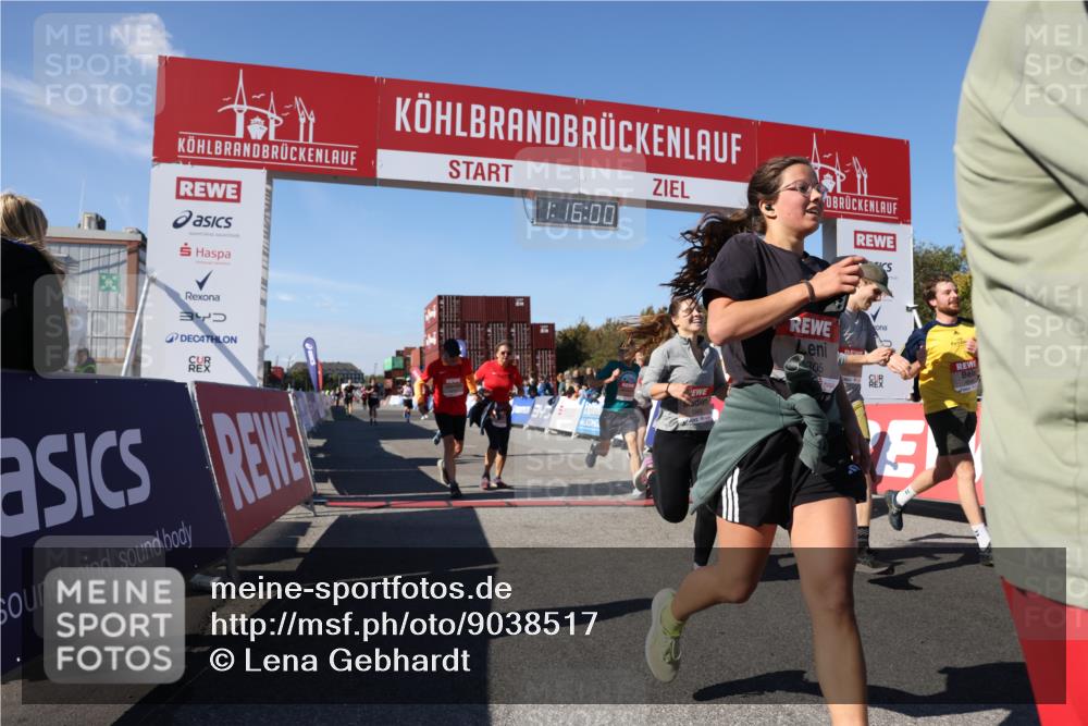 03.10.2025 - Köhlbrandbrückenlauf Lena Gebhardt http://msf.ph/oto/9038517 03.10.2025 13:16:00 Ziel 4374, 4423, 4495, 4548, 4644, 4677, 4805, 4833, 5022, 5023, 5217, 5867, 5868, 5879, 6270, 6271, 6301, 6445, 6507, 6712 meine-sportfotos.de