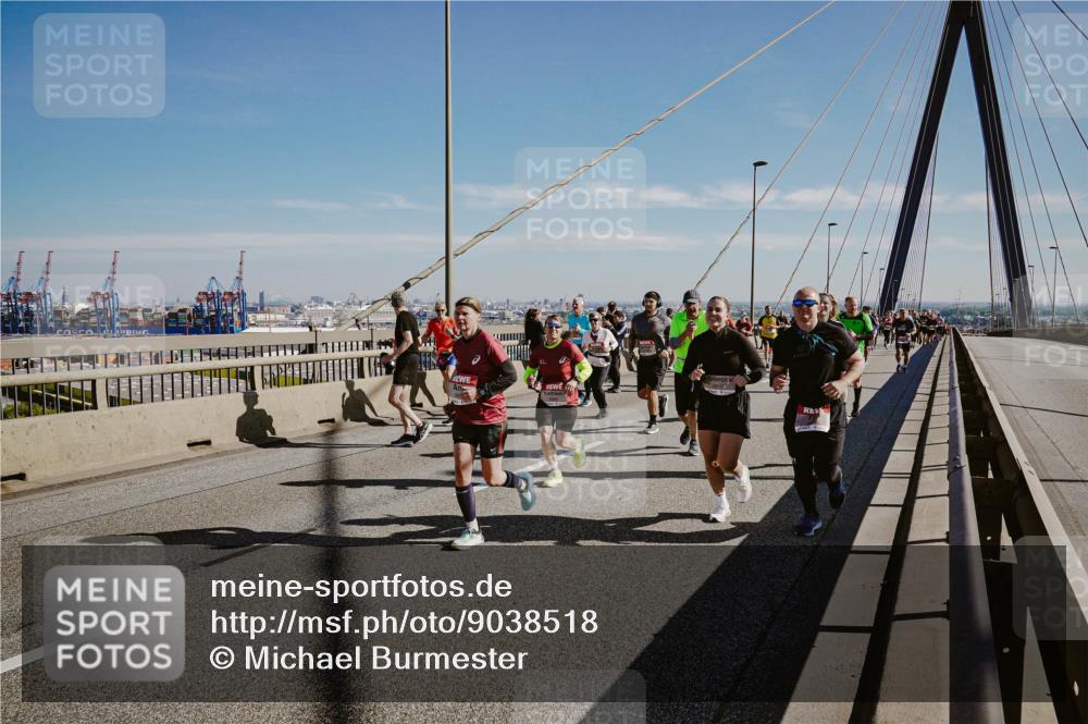 03.10.2025 - Köhlbrandbrückenlauf Michael Burmester http://msf.ph/oto/9038518 03.10.2025 12:31:15 Position 1  meine-sportfotos.de