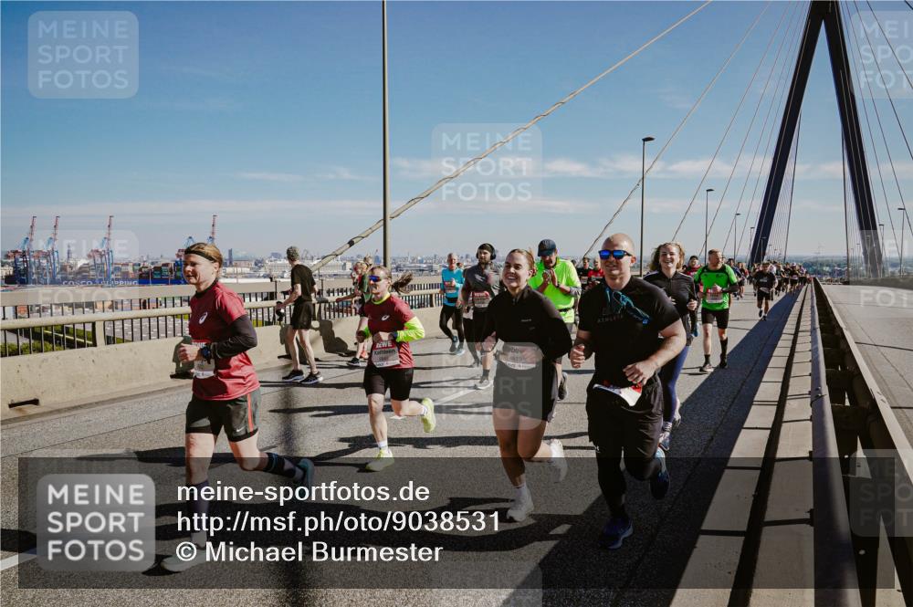 03.10.2025 - Köhlbrandbrückenlauf Michael Burmester http://msf.ph/oto/9038531 03.10.2025 12:31:15 Position 1  meine-sportfotos.de