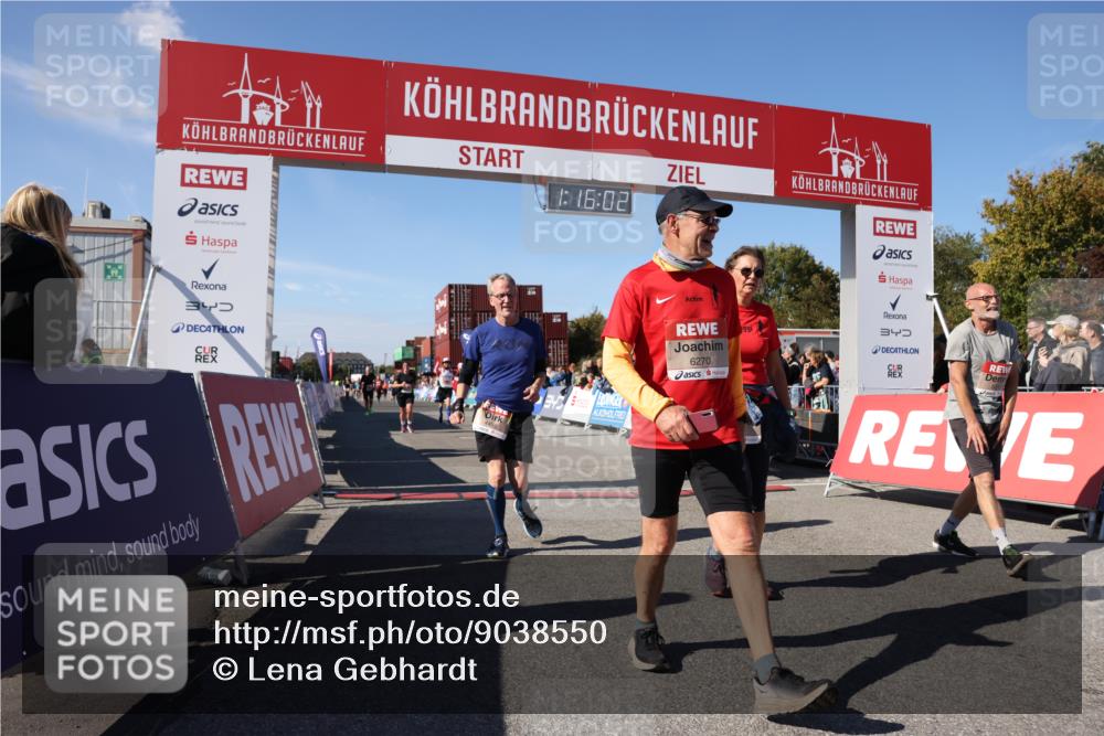 03.10.2025 - Köhlbrandbrückenlauf Lena Gebhardt http://msf.ph/oto/9038550 03.10.2025 13:16:03 Ziel 4311, 4374, 4423, 4495, 4548, 4644, 4677, 4805, 4833, 5022, 5023, 5217, 5336, 5867, 5868, 6270, 6271, 6507, 6712 meine-sportfotos.de