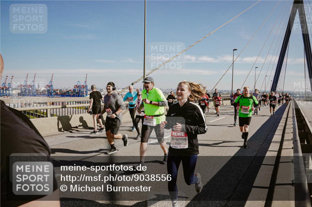 03.10.2025 - Köhlbrandbrückenlauf Michael Burmester http://msf.ph/oto/9038556 03.10.2025 12:31:16 Position 1 6209, 5166 meine-sportfotos.de