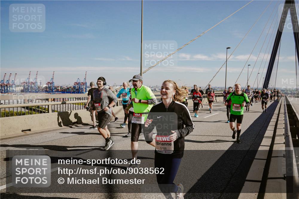 03.10.2025 - Köhlbrandbrückenlauf Michael Burmester http://msf.ph/oto/9038562 03.10.2025 12:31:16 Position 1 6209, 5166 meine-sportfotos.de